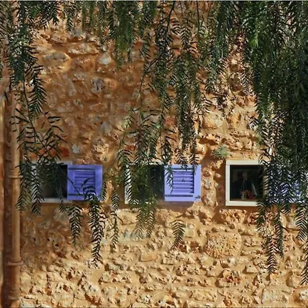 Holiday home Casa 3 Leones - Stadthaus Im Fincastil Mit Longpool, Patio, Garten