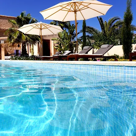 Holiday home Casa 3 Leones - Stadthaus Im Fincastil Mit Longpool, Patio, Garten